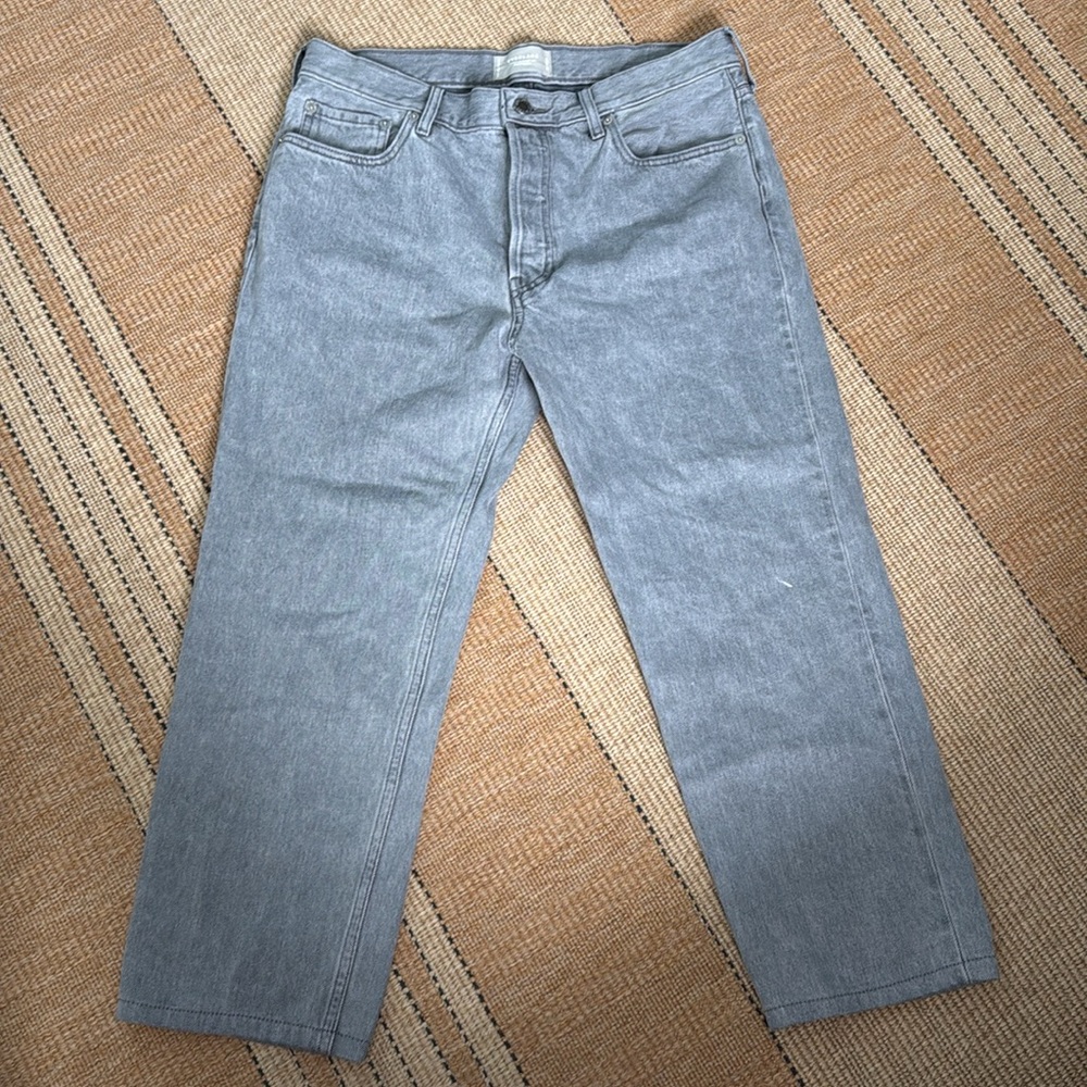 Everlane High-Rise Straight Jeans in Light Gray Wash